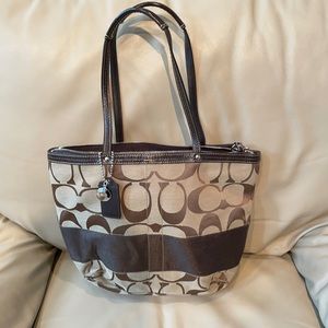 Medium Coach tote